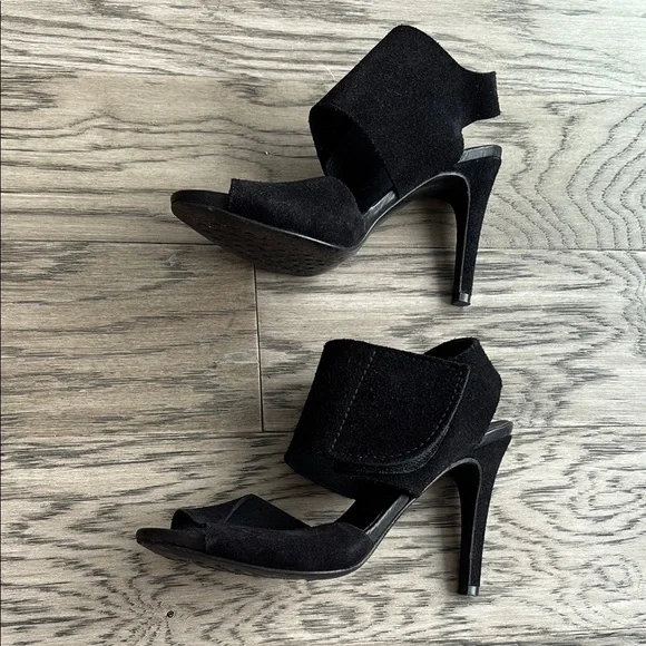 Pedro Garcia Black Sandals with Chunky Heel and Crisscross Straps - Picture 6 of 16